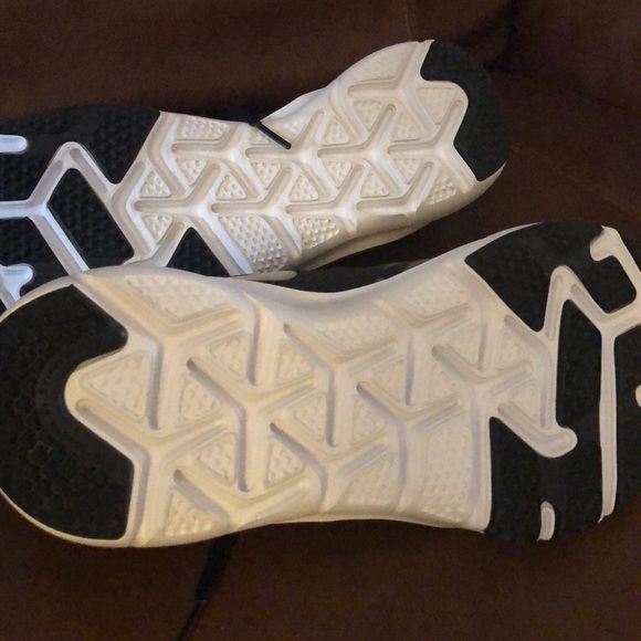 Sneakers - Picture 4 of 4